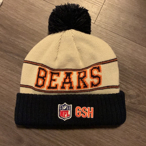 Chicago Bears New Era fleece lined pom hat. NWT. - Picture 2 of 2
